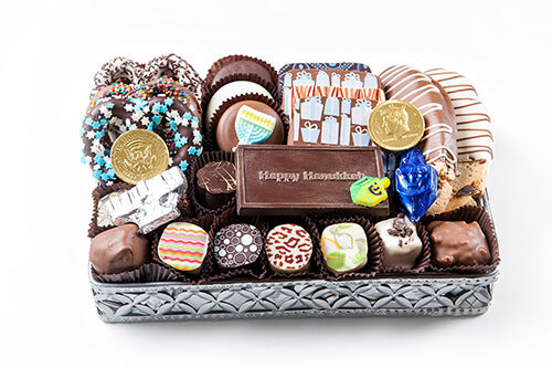 27pc Choco prtzls, grhms, Oreos, Bisctti, shrtbrd. Choco & truffles. Foil leaf & plq Happy Chanukah